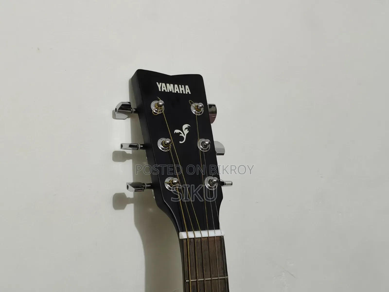 Yamaha F310 (For Sale)
Made in Indonesia