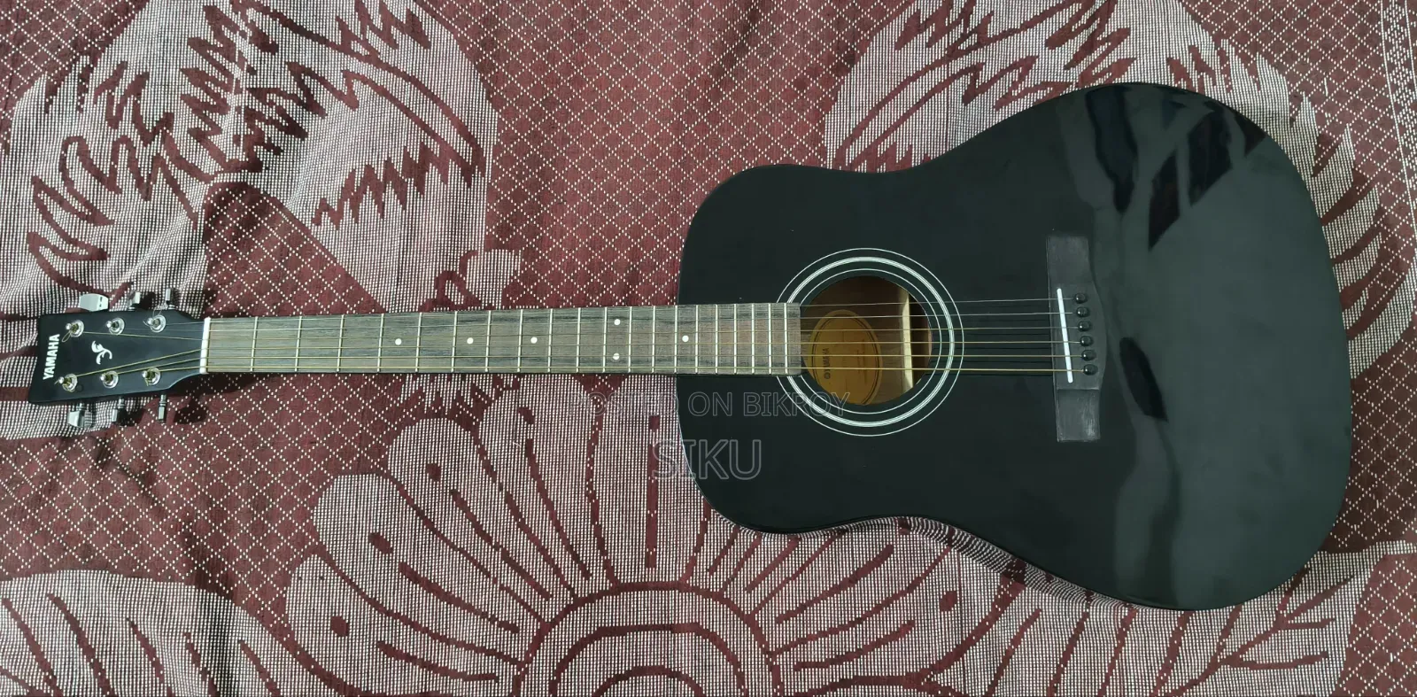 Yamaha F310 (For Sale)
Made in Indonesia