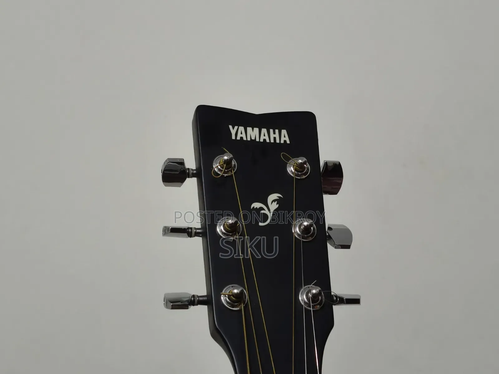 Yamaha F310 (For Sale)
Made in Indonesia