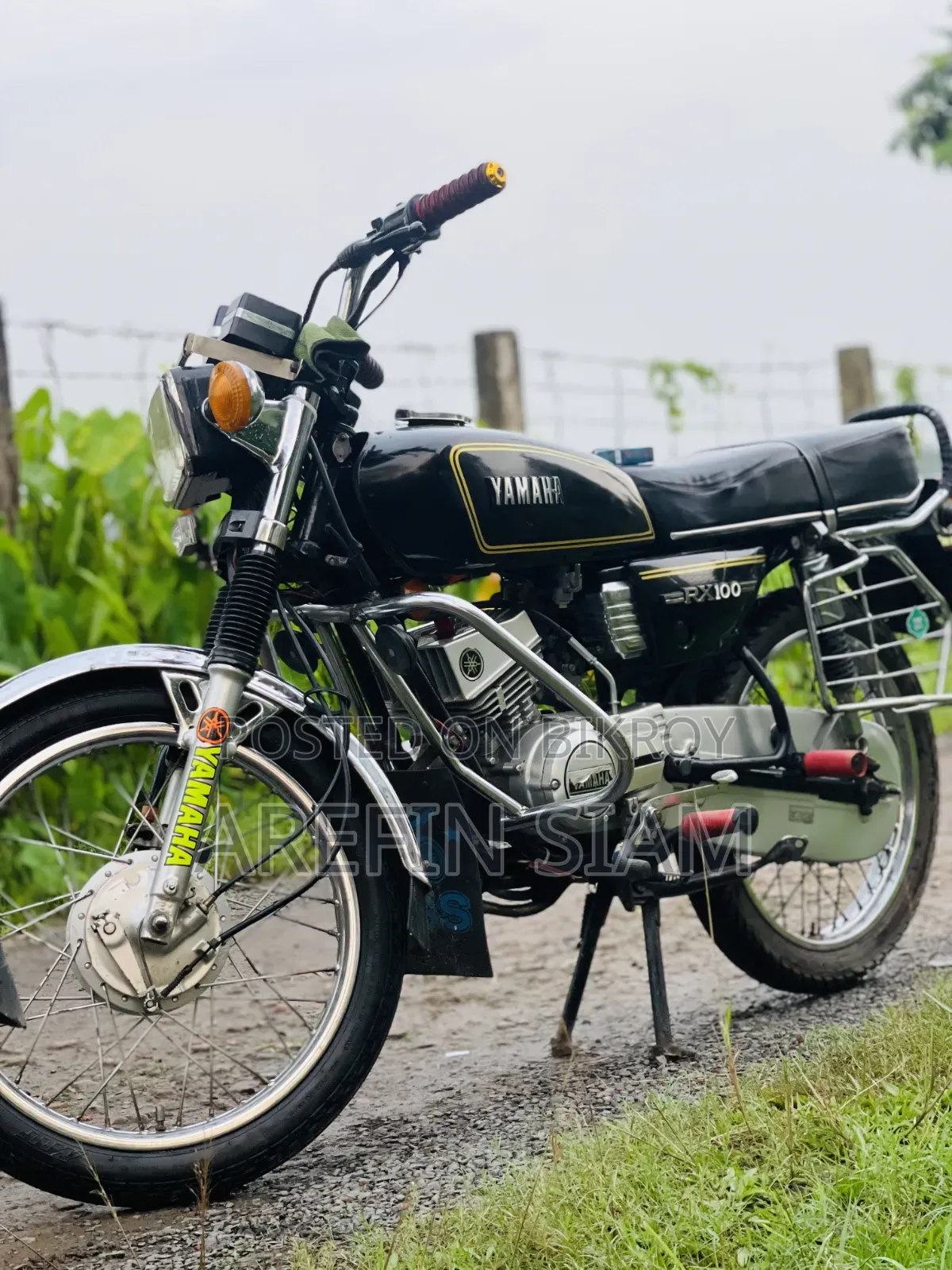 Yamaha 1995 Black