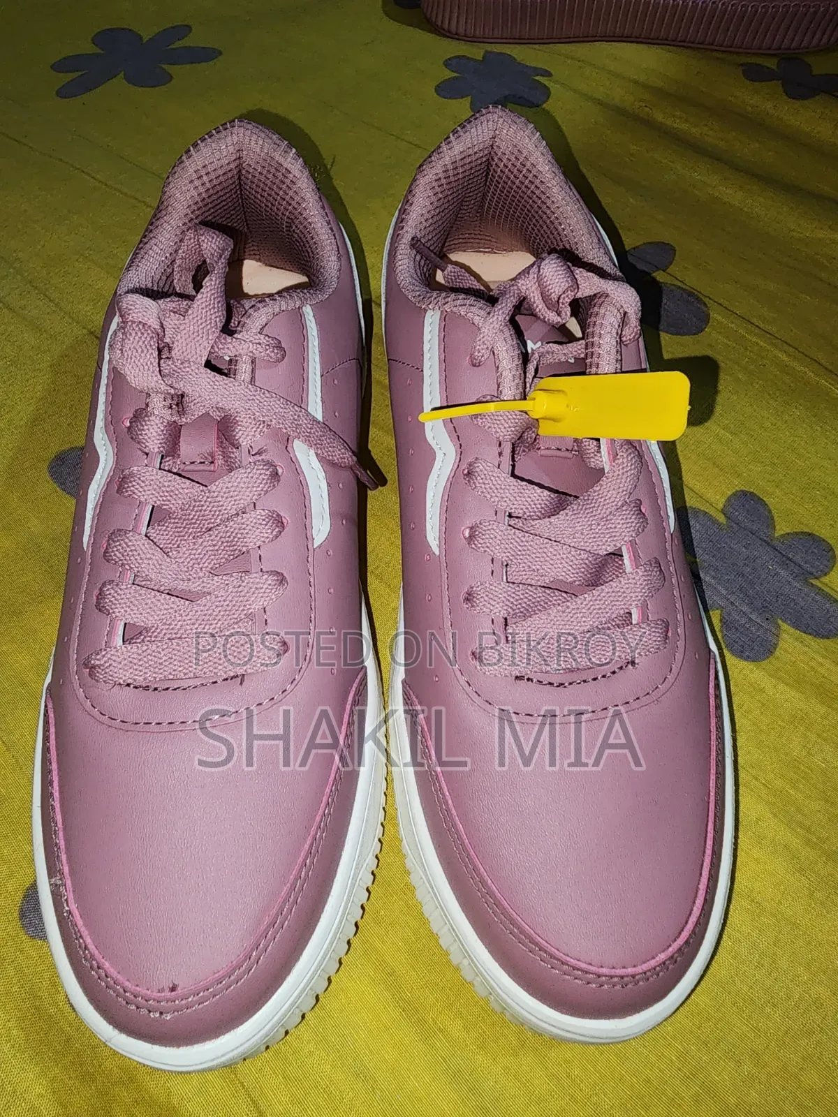 Ladies Sneakers(campus)