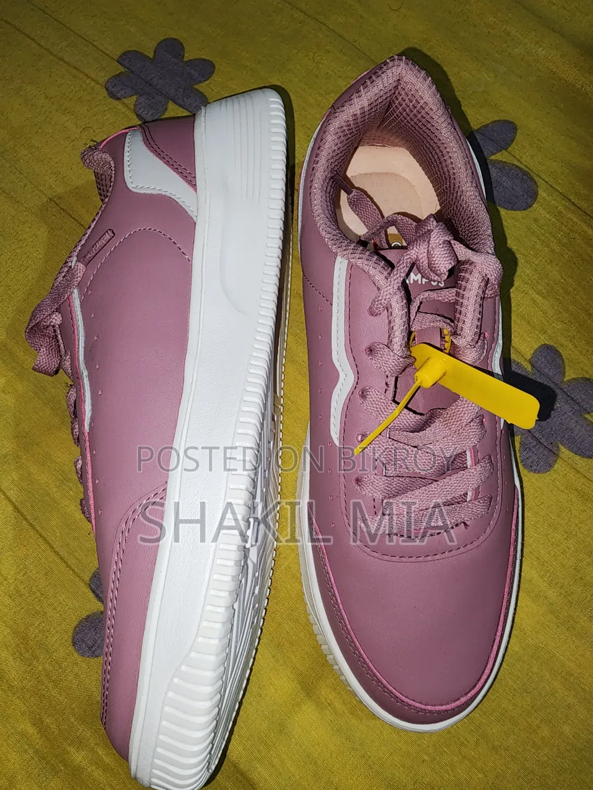 Ladies Sneakers(campus)