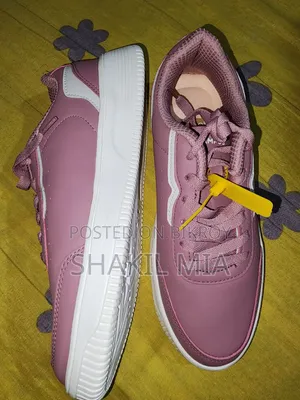 Ladies Sneakers(campus)