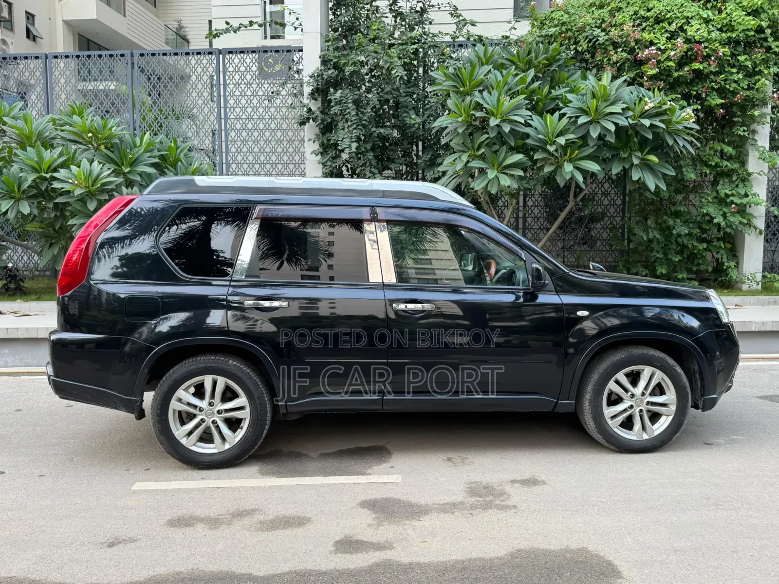 Nissan X-Trail 2012 Black