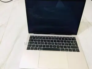 Laptop Apple MacBook Pro 2017 8GB Intel Core I5 SSD 256GB