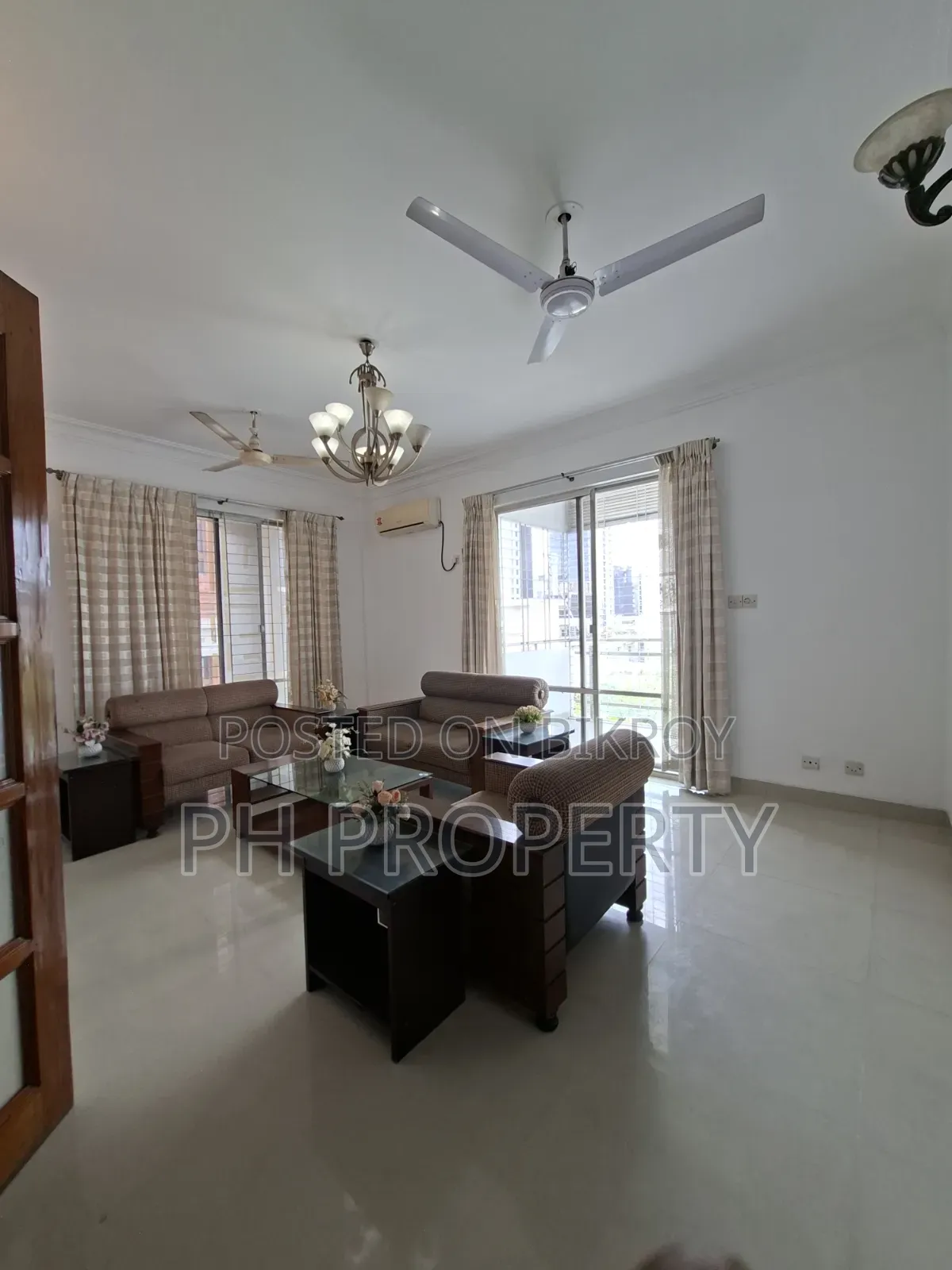 বাংলাদেশ ঢাকা, গুলশানে ৩টি শয়নকক্ষ বিশিষ্ট অ্যাপার্টমেন্ট বিক্রয়ের জন্য