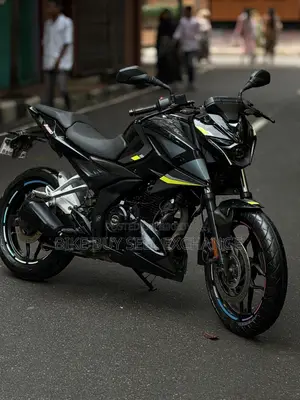 Bajaj Pulsar 250 2025 Black