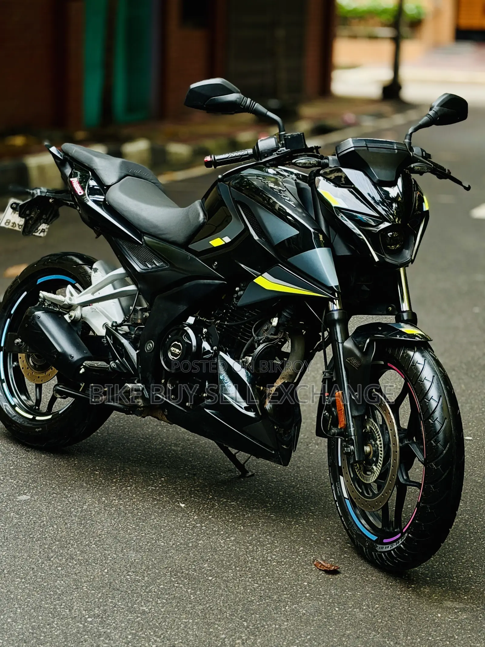 Bajaj Pulsar 250 2025 Black