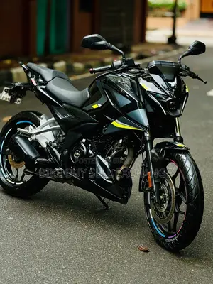 Bajaj Pulsar 250 2025 Black