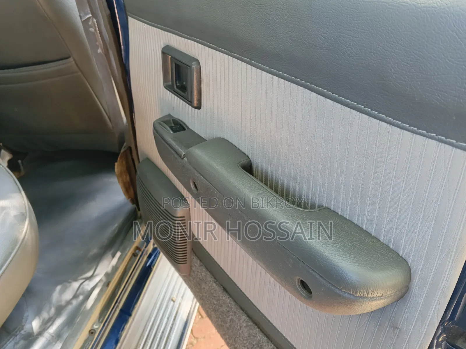 টয়োটা হিলাক্স ১৯৯৫ নীল