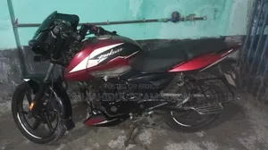 বাজাজ পালসার ১৫০ ২০২১ লাল