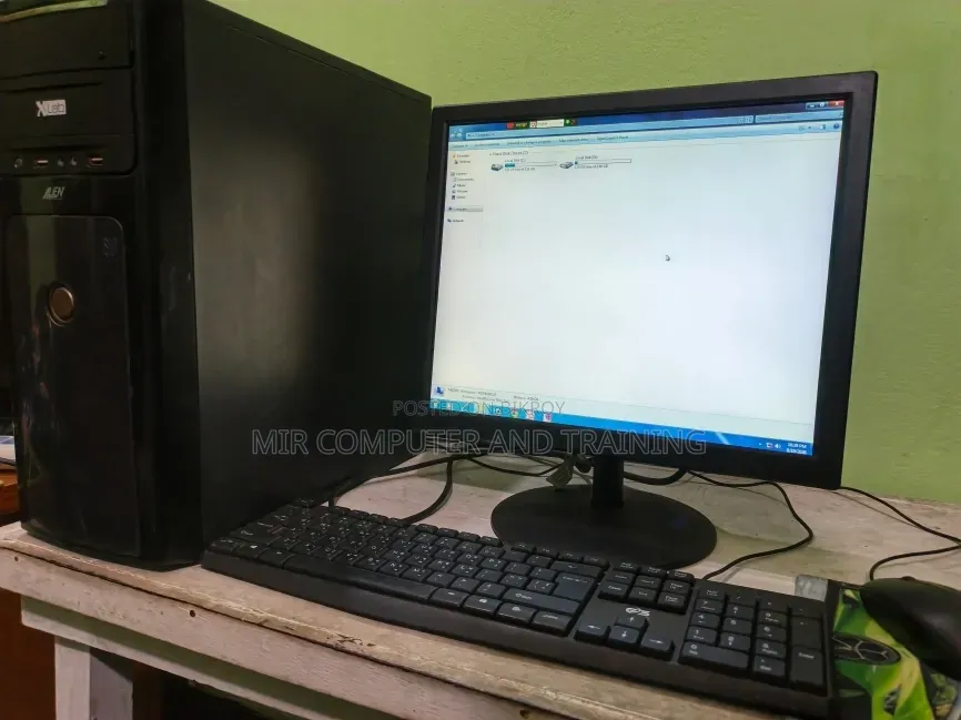 Desktop Computer 4GB Intel Core 2 Quad HDD 320GB