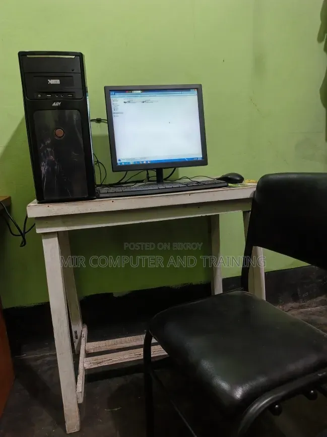 Desktop Computer 4GB Intel Core 2 Quad HDD 320GB