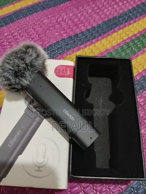 উলানজি ডব্লিউএম১০ ওয়্যারলেস মাইক্রোফোন।