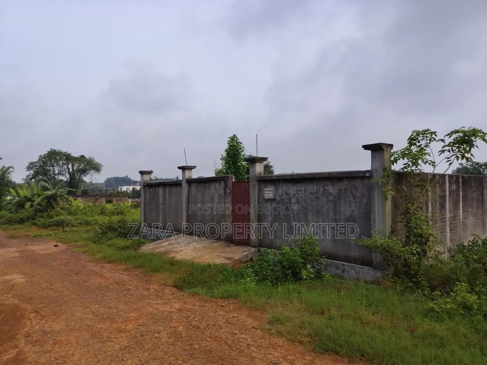 ৮ নং সেক্টরে কর্নার ৫ কাঠা দক্ষিণ মুখি