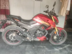 হোন্ডা হর্নেট ২.০ ২০২৪ লাল