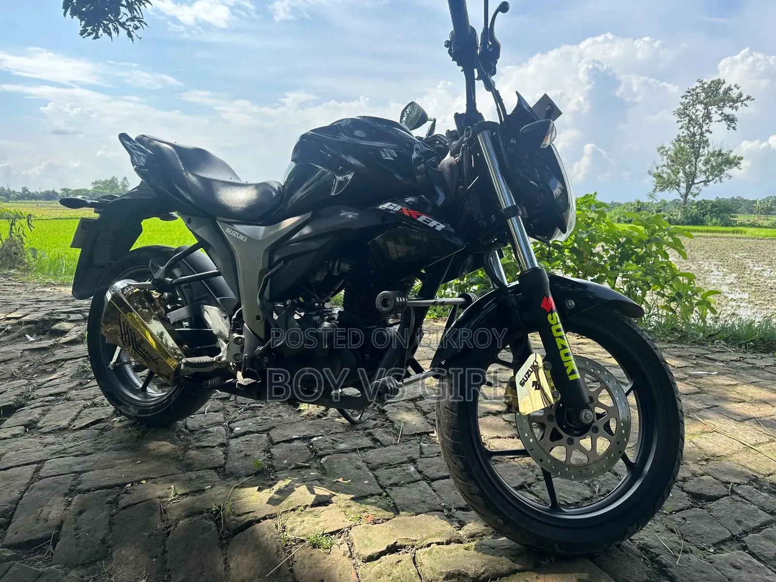 সুজুকি জিক্সার ২০২৪ কালো