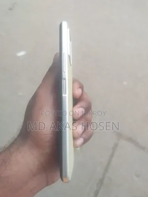 Vivo Y33s 128 GB Yellow