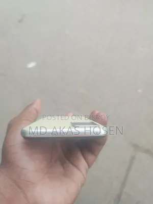 Vivo Y33s 128 GB Yellow