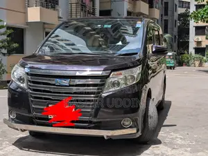 টয়োটা নোয়া ২০১৪ মেরুন