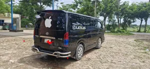 Toyota HiAce 2004 Black