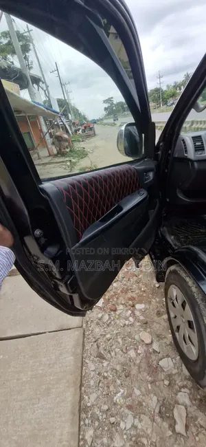 Toyota HiAce 2004 Black