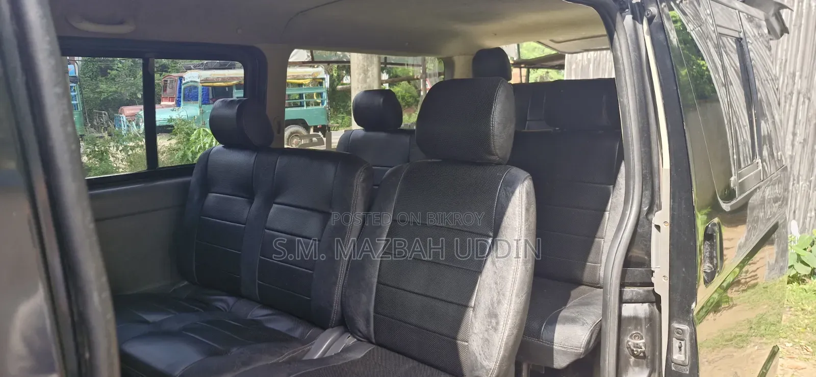 Toyota HiAce 2004 Black