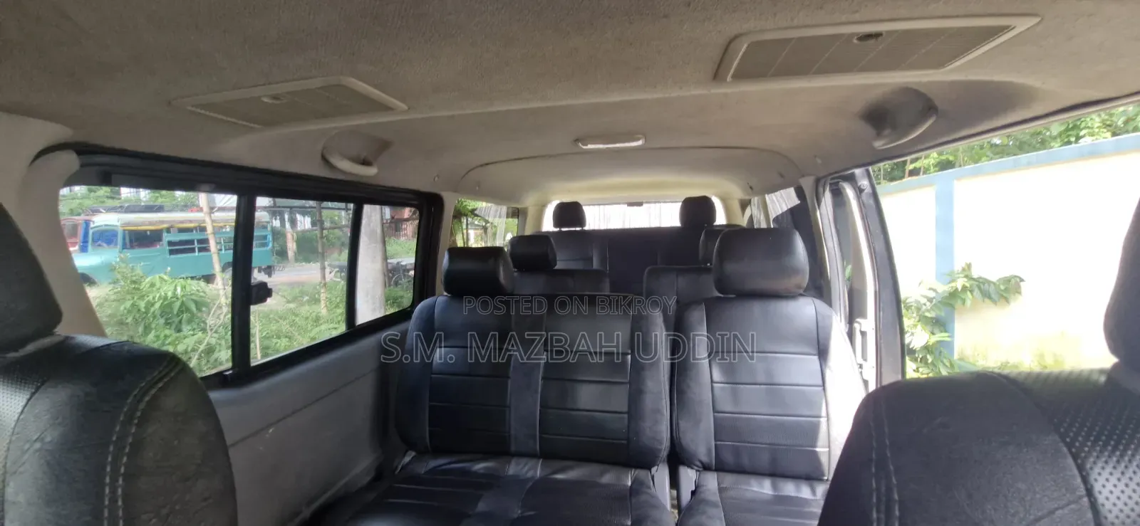 Toyota HiAce 2004 Black