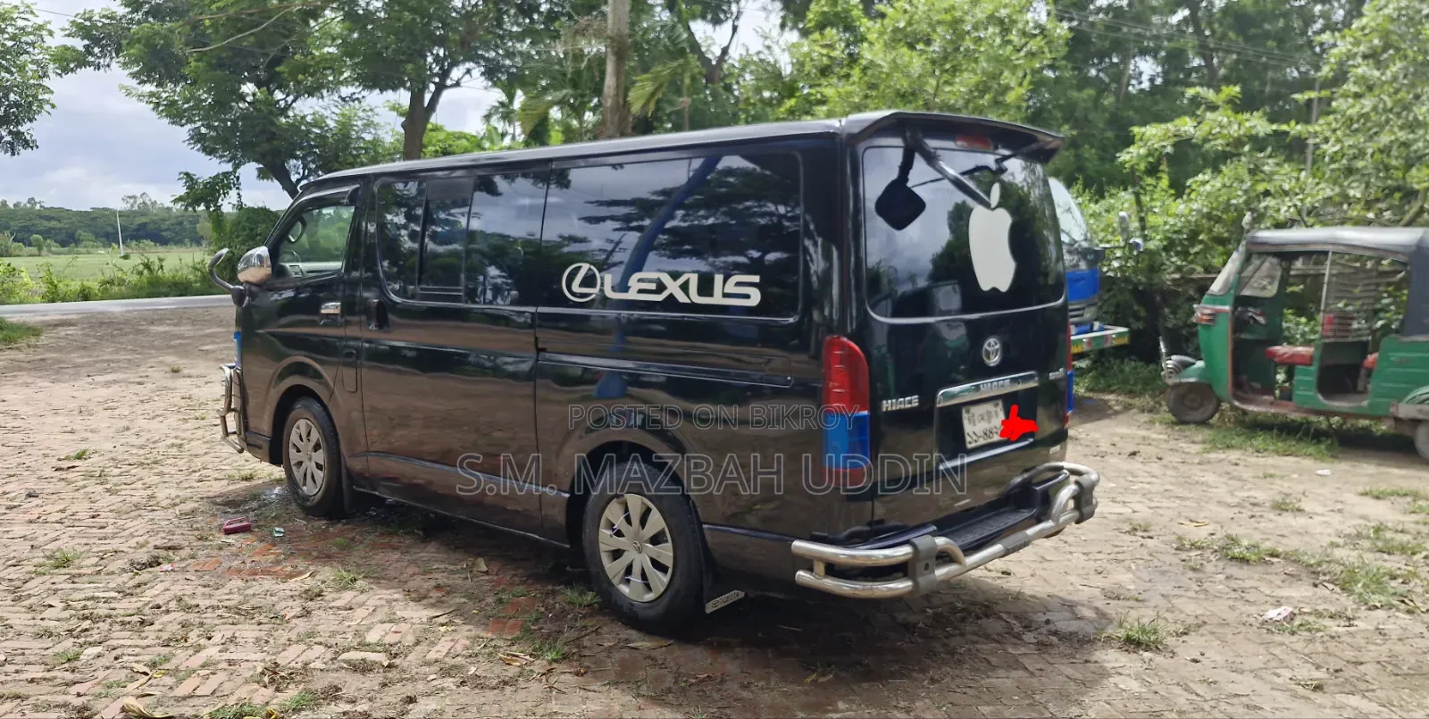 Toyota HiAce 2004 Black