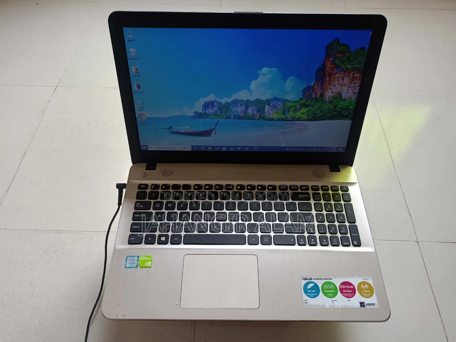 Laptop Asus VivoBook Max X541UA 4GB Intel Core i3 SSD 128GB