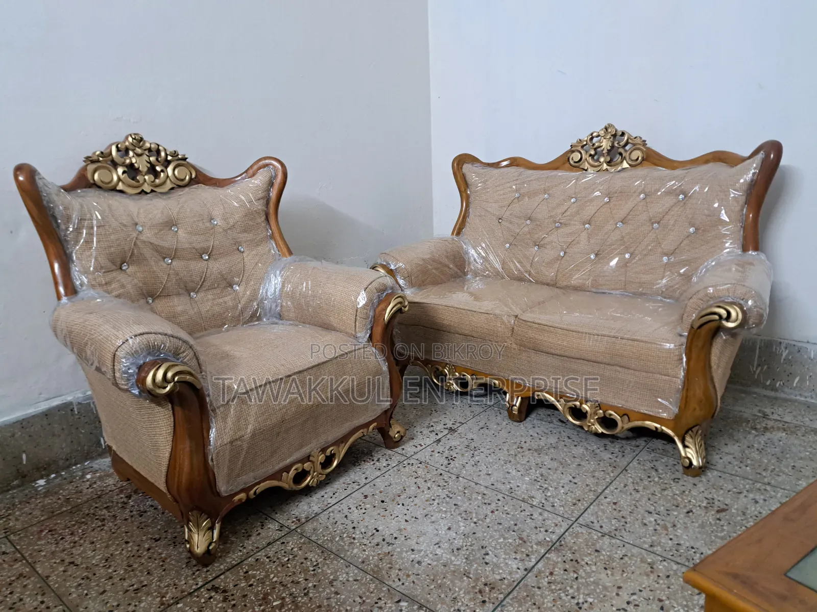 Shegun Wood Modern Sofa Set