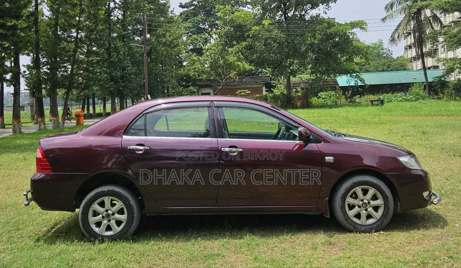 টয়োটা করোল্লা ২০০৫ মেরুন
