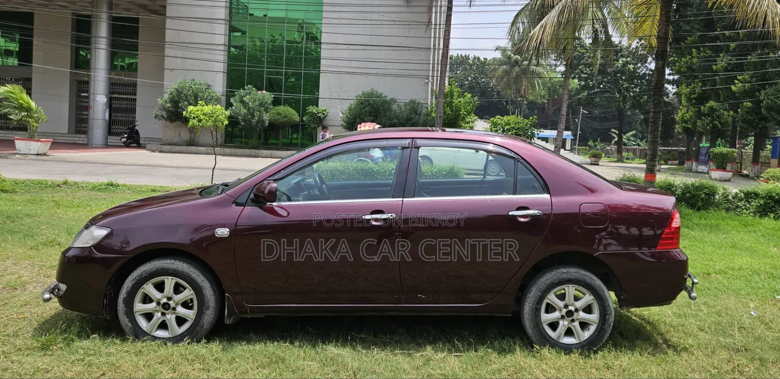 টয়োটা করোল্লা ২০০৫ মেরুন
