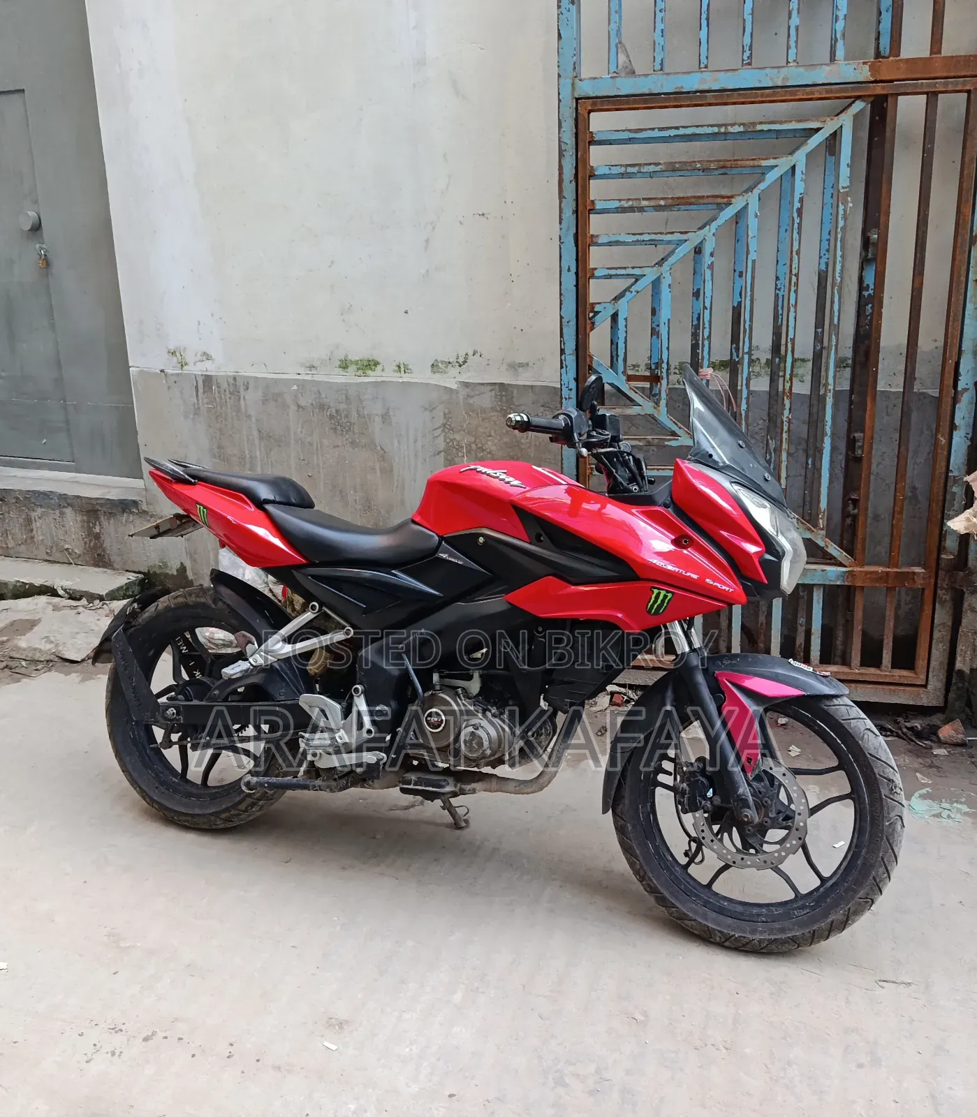 বাজাজ পালসার ১৫০ ২০১৬ লাল
