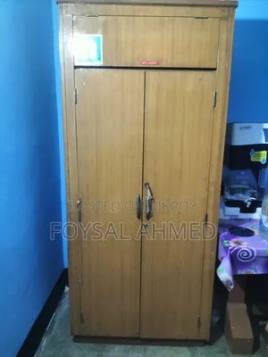 কাপড় রাখার আল‌মিরা