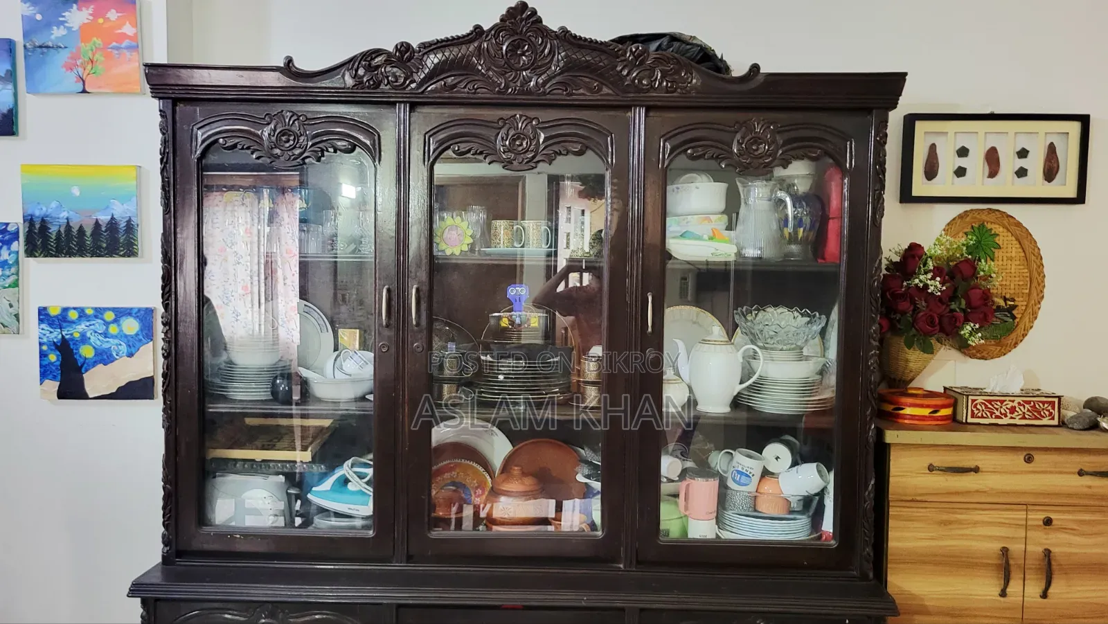 সেগুন কাঠের শোকেস