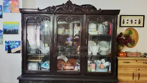 সেগুন কাঠের শোকেস