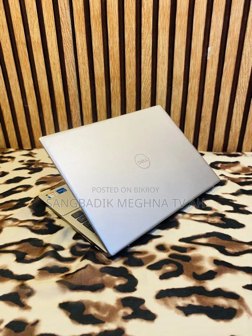 Laptop Dell 3GB Intel SSD 256GB