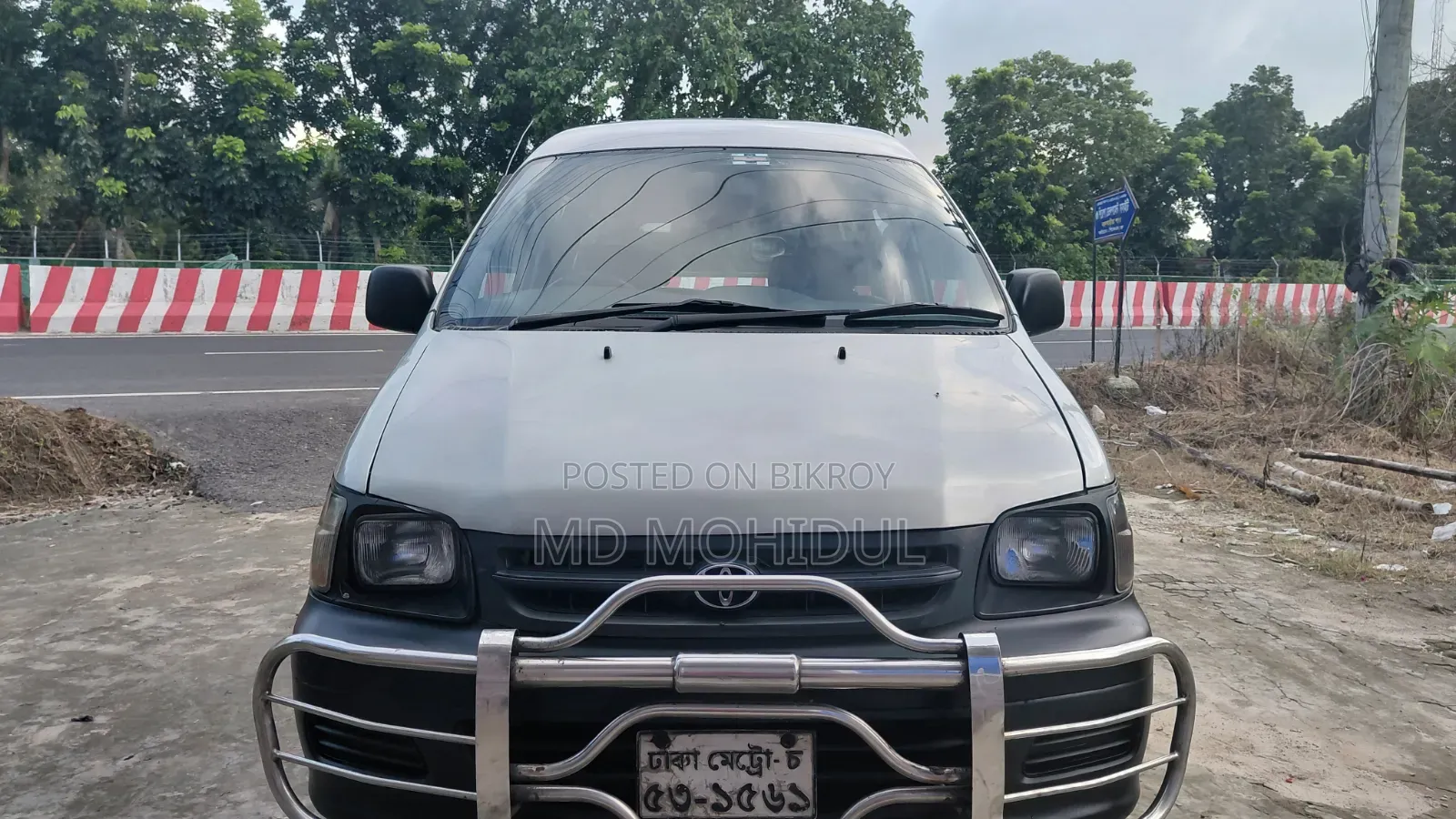 টয়োটা নোয়া ২০০৪ সিলভার