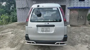 টয়োটা নোয়া ২০০৪ সিলভার