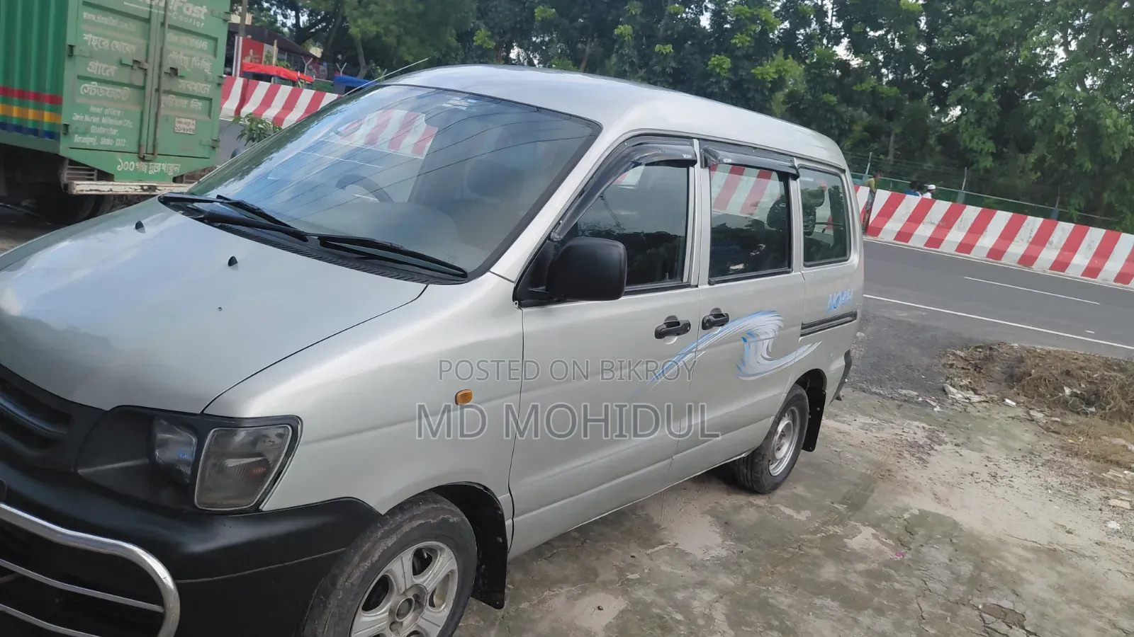 টয়োটা নোয়া ২০০৪ সিলভার