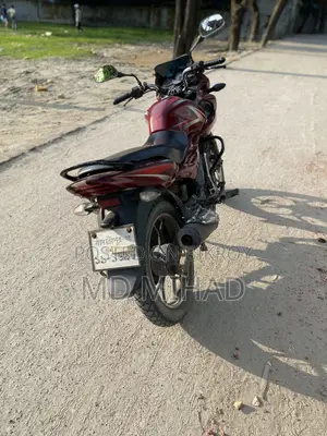 বাজাজ ডিসকভার ১৩৫ ২০১৬ লাল