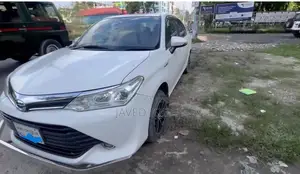 টয়োটা এক্সিও ১.৫ এক্স ফোর-হুইল ড্রাইভ ২০১৭ সাদা