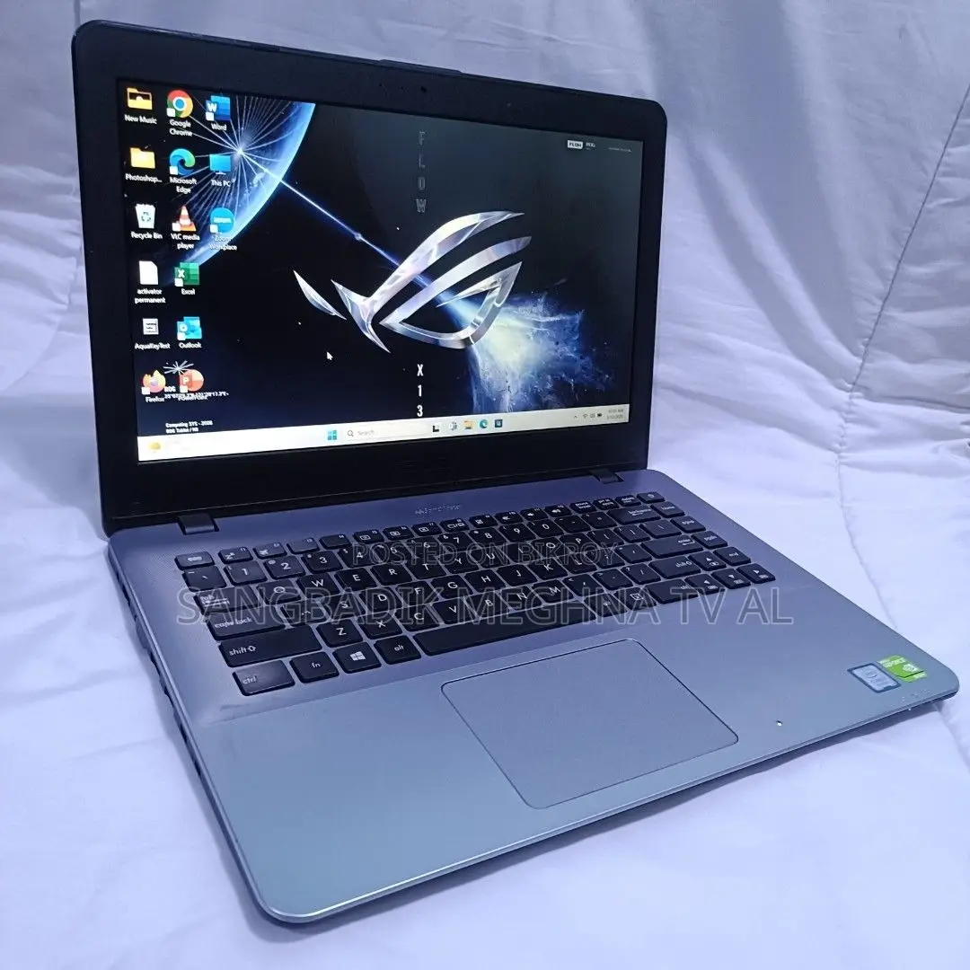 Laptop ASUS 4GB Intel SSD 500GB