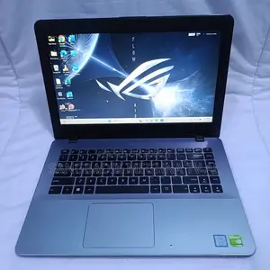 Laptop ASUS 4GB Intel SSD 500GB