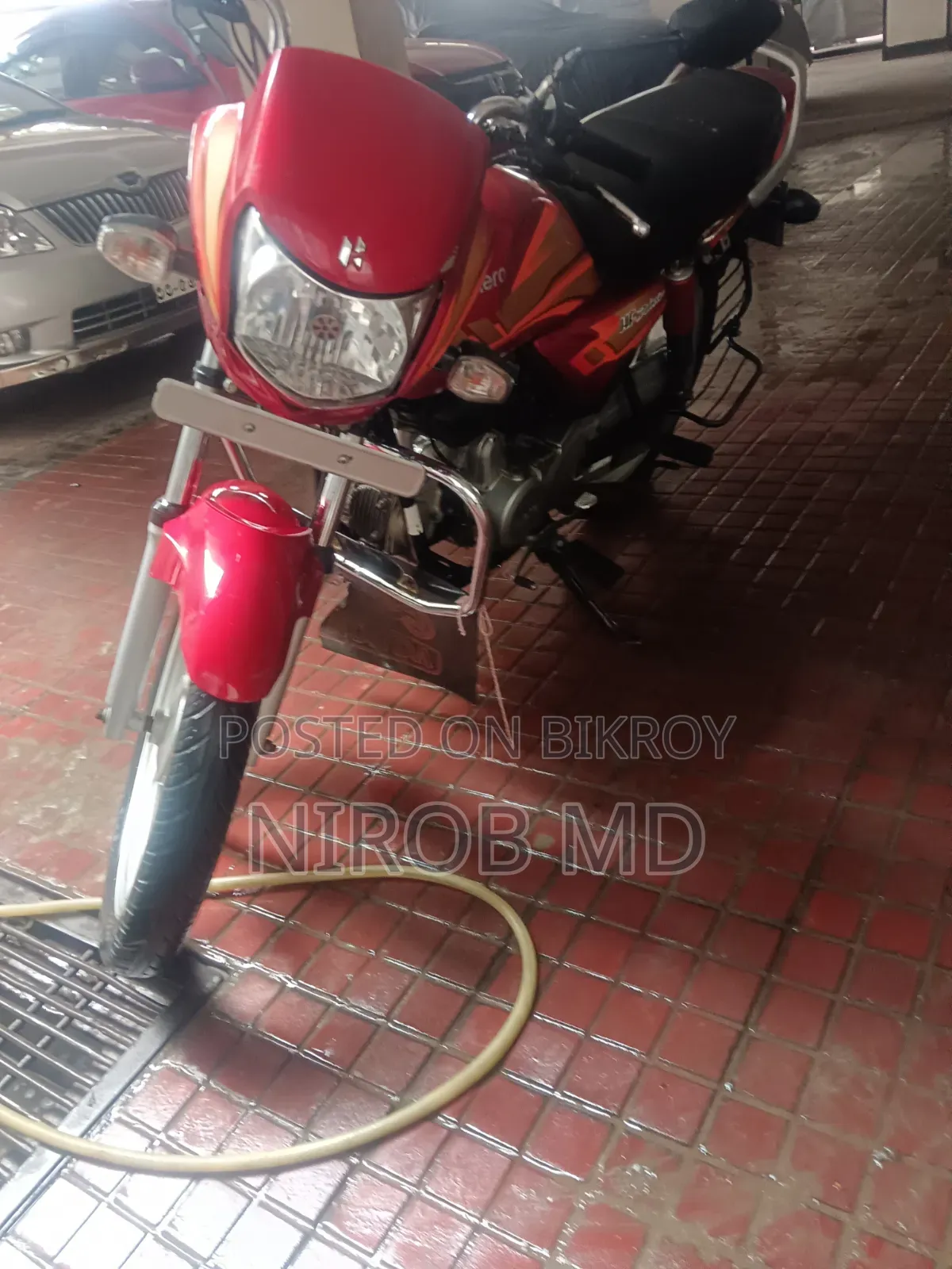 হিরো এইচএফ ডিলাক্স ২০২২ লাল