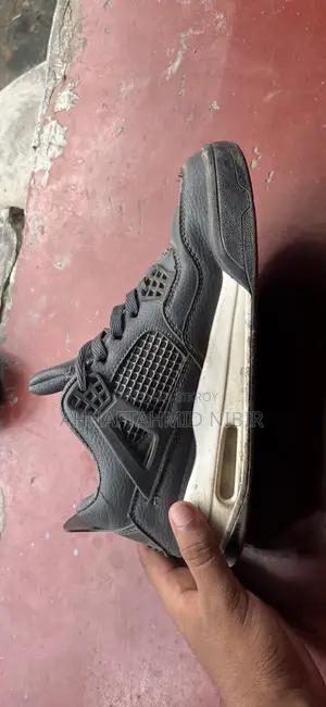 Used Air Shoe