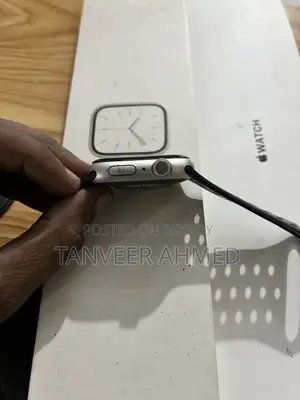 অ্যাপল ওয়াচ সিরিজ ৭ ৪৫মিমি সিলভার কালার জিপিএস
