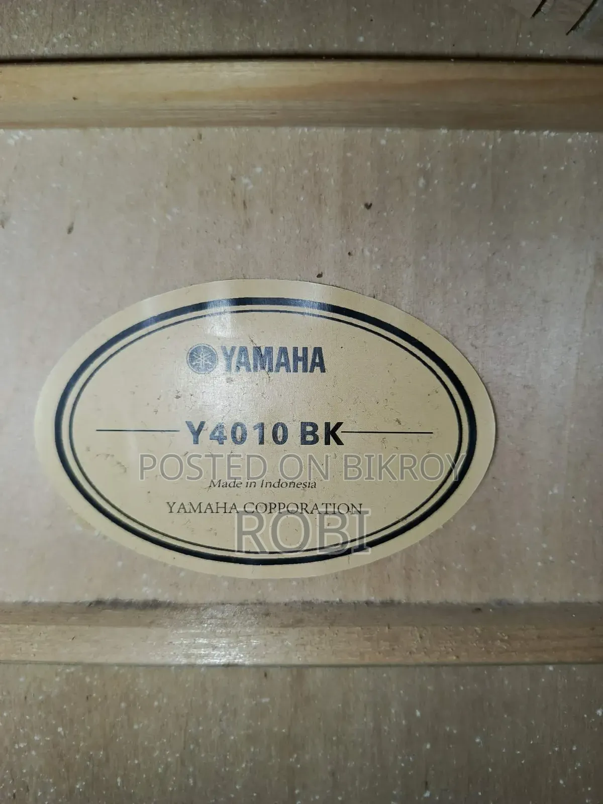 Yamaha (Y4010 Bk)
