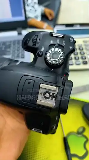 ক্যানন ৭০০ডি ক্যামেরা